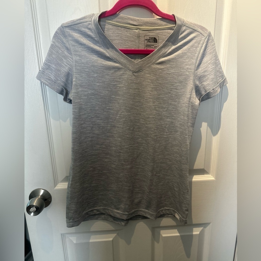 The North Face Flash Dry Athletic Top Women Small Grey Short Sleeve